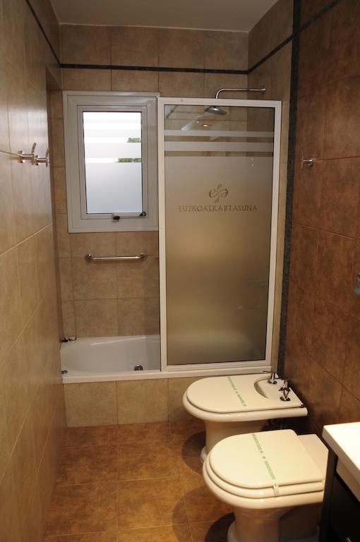 Hotel Euzko Alkartasuna Macachin  Room photo